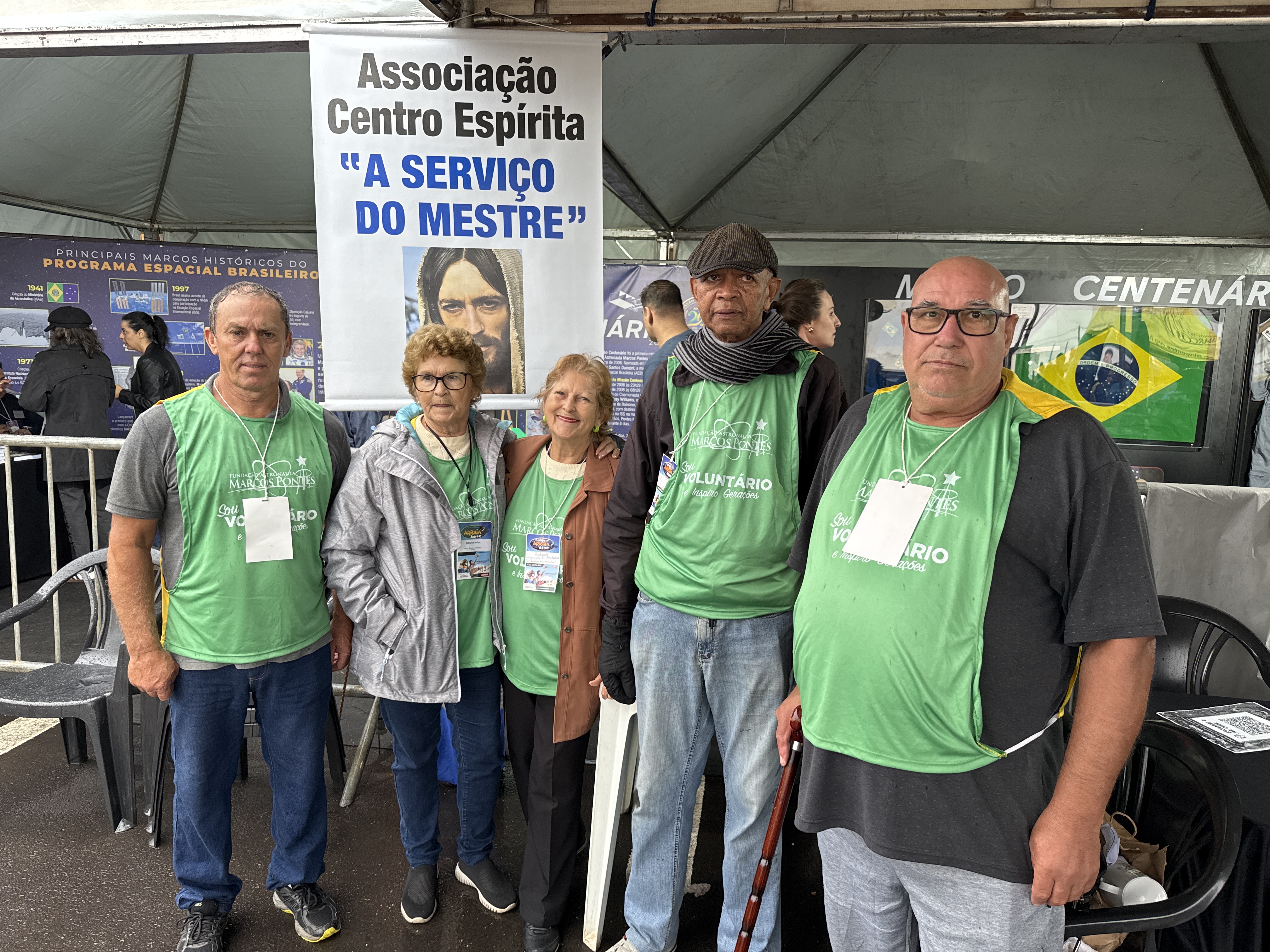 Voluntários da Associação dos Centros Espíritas colaboram com a organização do Arraiá Aéreo 2026